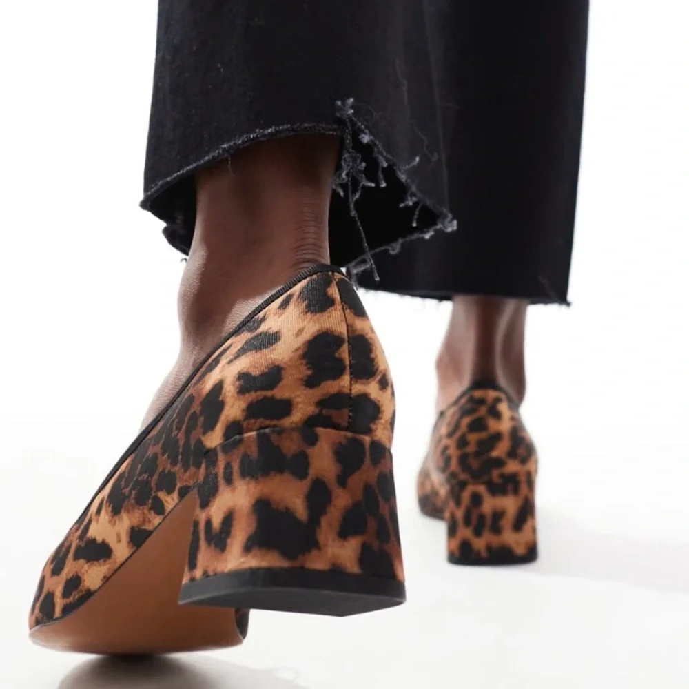 Brown Leopard Print Block Heels with Rounded Toe - Picture 3 of 4